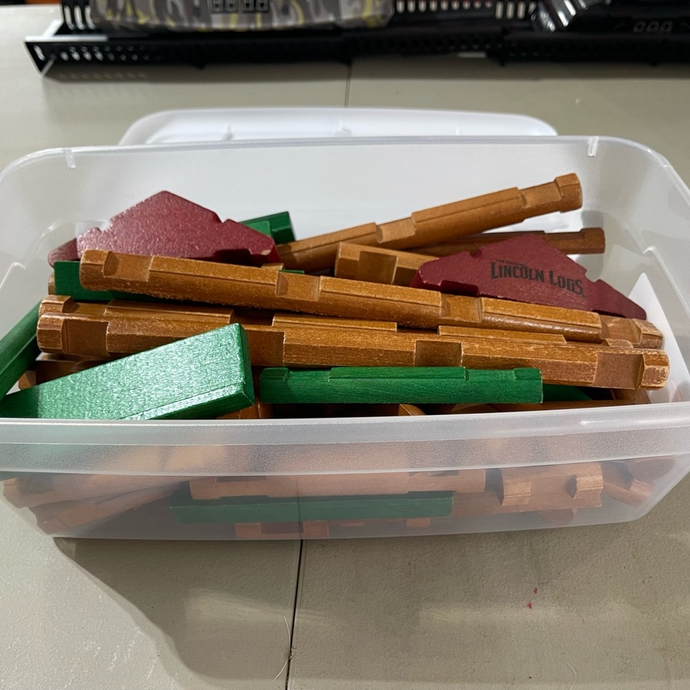 Lincoln Logs